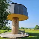Logis Crozas Le Mousseron Orientable Pensión