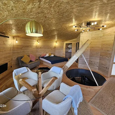 Logis Crozas Le Mousseron Orientable 3*